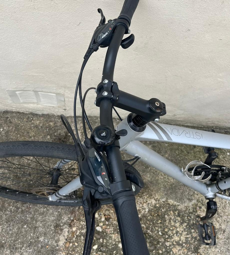 Raleigh Strada 3 Hybrid Road Bike 21 